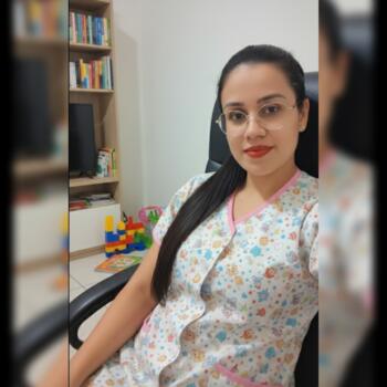 Babysitter Aparecida de Goiânia: Jackeline