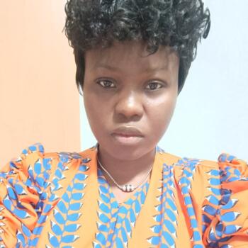 Eltern Mertert: Akanda Marinela