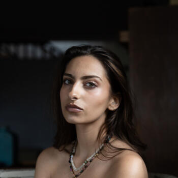 Babysitter in Paris: Lara Solei