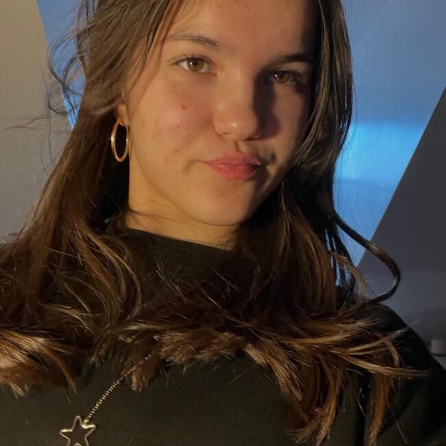 Babysitter in Versailles: Jade