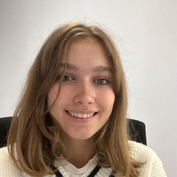 Babysitter in Paris: Zélie