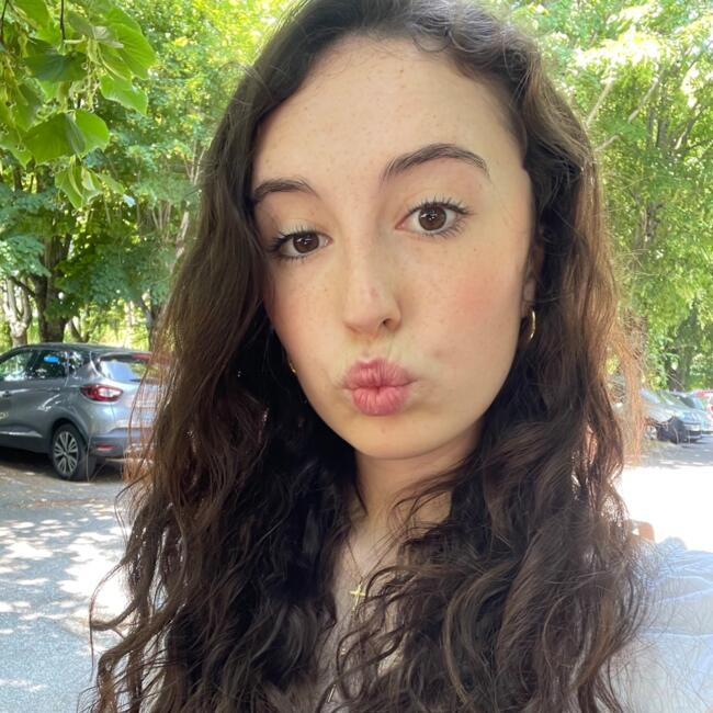 Babysitter in Poitiers: Emmie