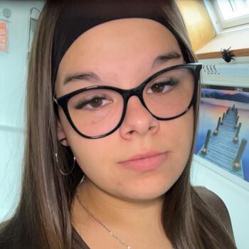 Babysitter in Chavanges: Emeline