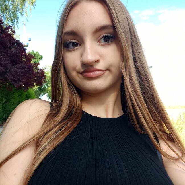 Babysitter in Écaussinnes-d'Enghien: Anhelina
