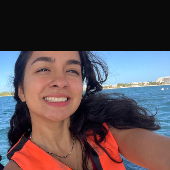 Babysitter in Cancún: Vanya