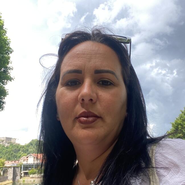 Babysitter in Besançon: Dayana