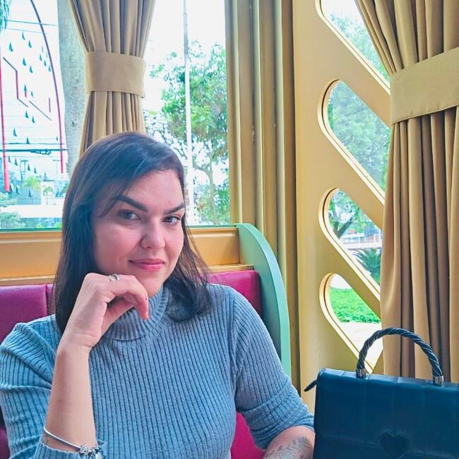 Babysitter in Ashbourne: Giovana