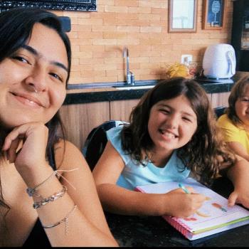 Babysitter Londrina: Isabela