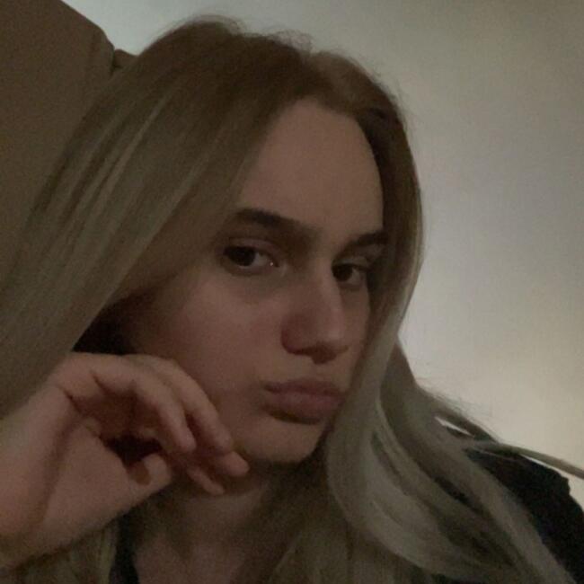 Babysitter in Focşani: Denisa