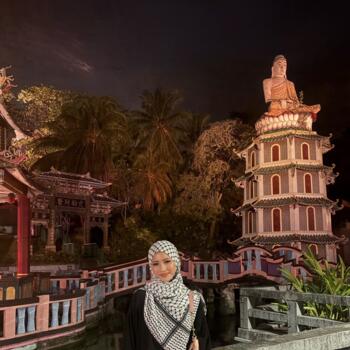 Babysitter in Singapore: Qasrina
