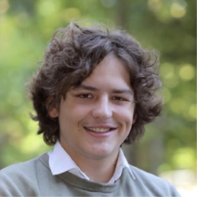 Babysitter in Forest: Nelson