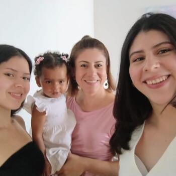 Δουλειά για babysitter στην περιοχή Σαντιάγο: δουλειά φύλαξης παιδιών Milena