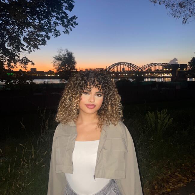 Babysitter in Köln: Malak