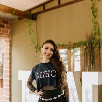 Babá em Londrina: Camila