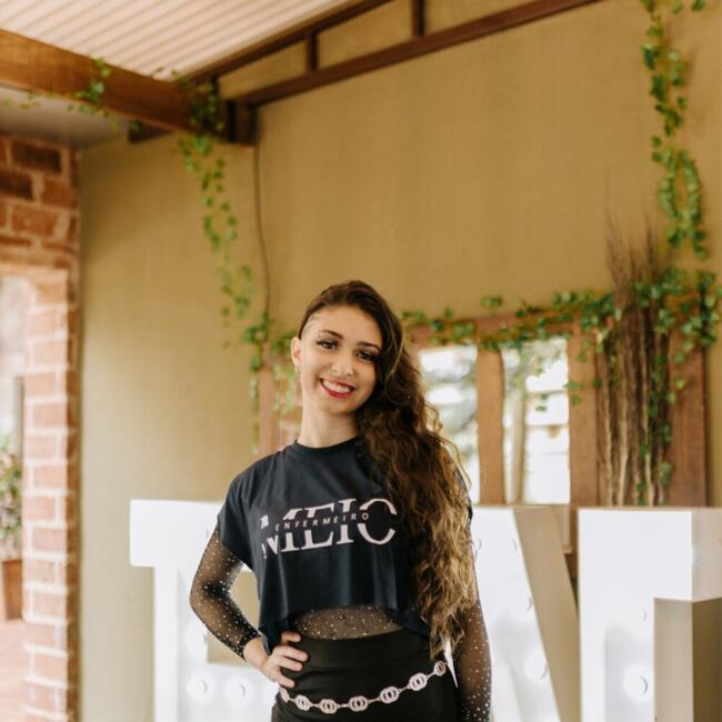 Babá em Londrina: Camila