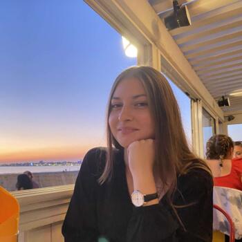 Baby-sitter in Monnaie: Clara