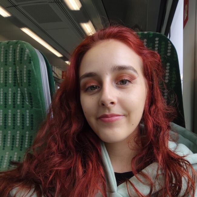 Babysitter in Coventry: Lara