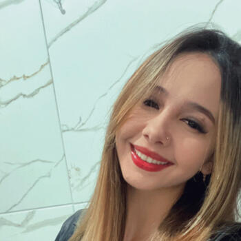 Babysitter in Contagem: Helen