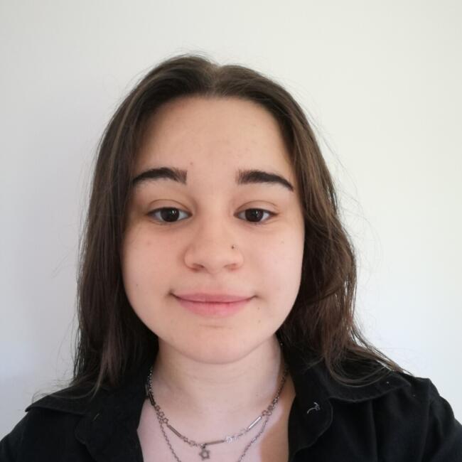 Babysitter in Villefontaine: Manon