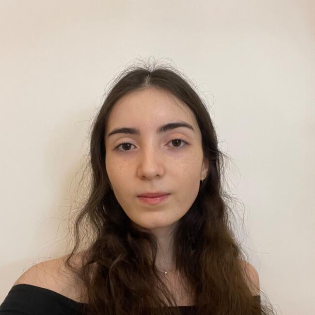 Babysitter in Montreuil-sous-Pérouse: Loeva