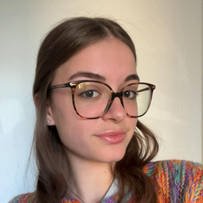 Babysitter in Saint-Jean-sur-Veyle: Léa