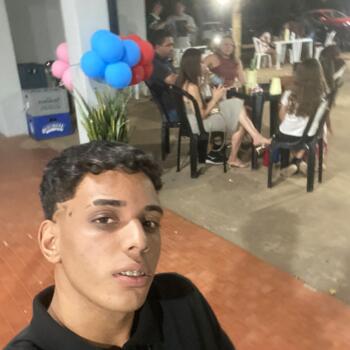 Emprego de babá em Blumenau: emprego de babá Gustavo