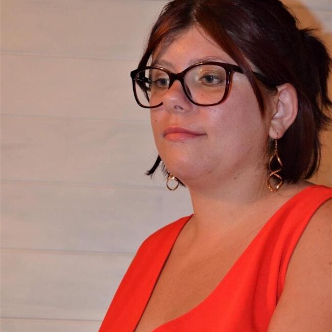 Babysitter in Charnoz-sur-Ain: Emma