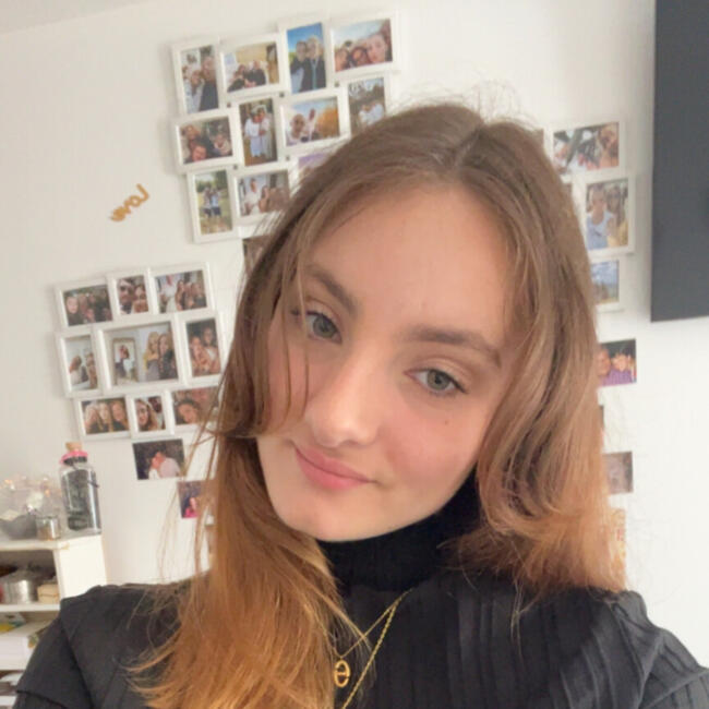 Babysitter in Fresnoy-la-Rivière: Faustine