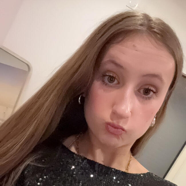 Babysitter in Les Martres-de-Veyre: Maelle