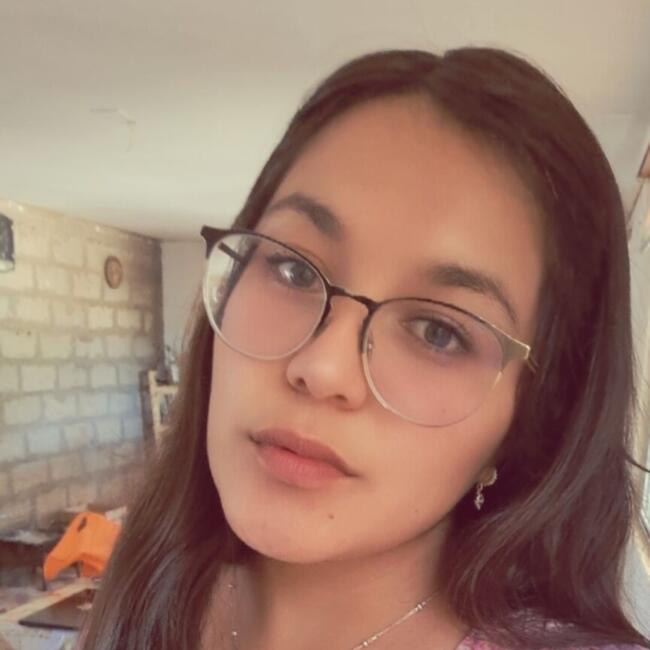 Babysitter in San Fernando: Andrea Belen