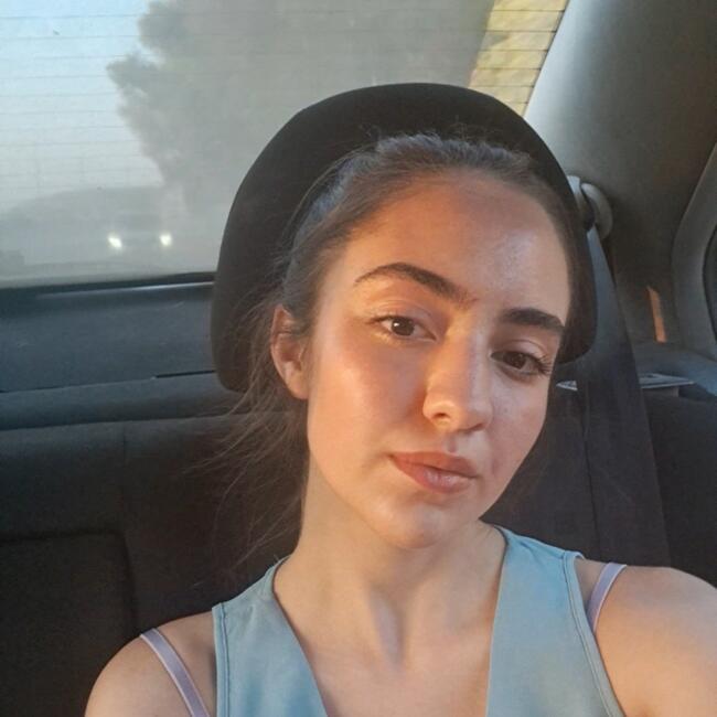 Babysitter στην περιοχή Ηλιούπολη: Ροδη