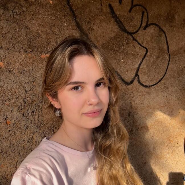 Babá em Uberlândia: Larissa