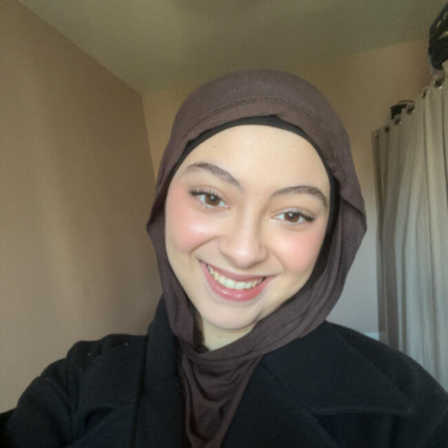 Babysitter in Écouen: Yousra