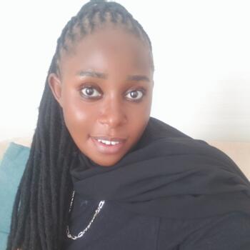 عائلة دبي: Nalwanga