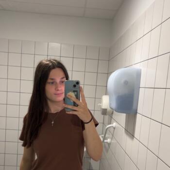 Babysitter in Blennes: Tess