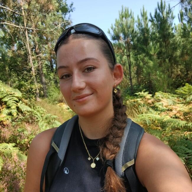 Babysitter in Auray: Nina