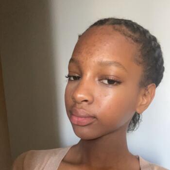 Barnevakt i Fredrikstad: Hadiza