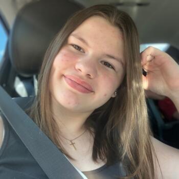 Babysitter in Cedar Rapids: Miah