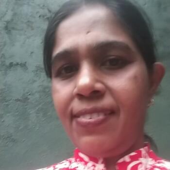Babysitter in Pannipitiya: Gayani Deepthikaa Cooray