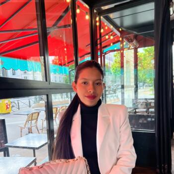 Childminder Paris: Vania