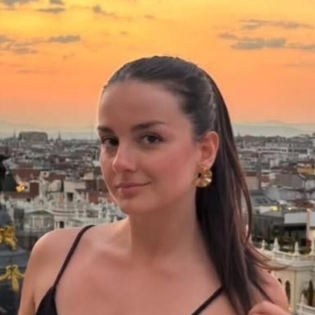 Babysitter in Naples: Carolina