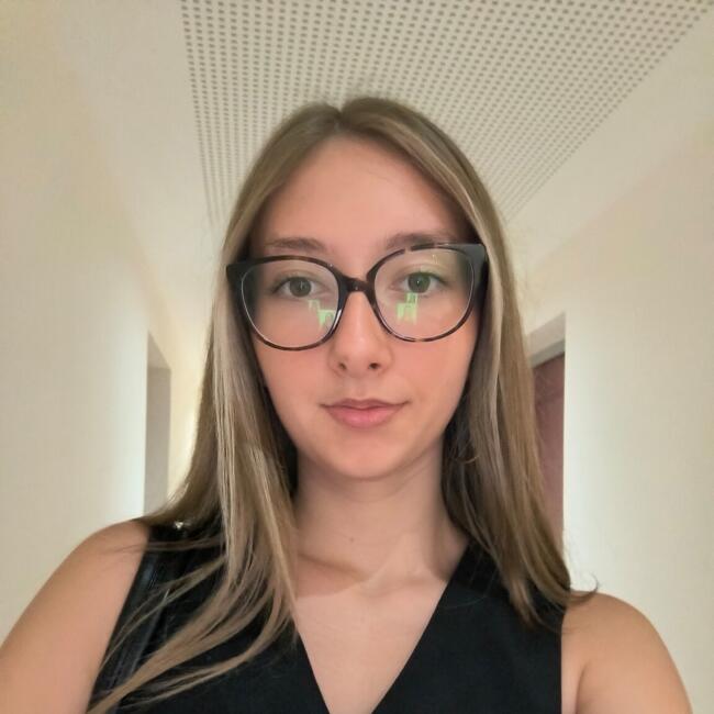 Babysitter in Pfastatt: Alicia