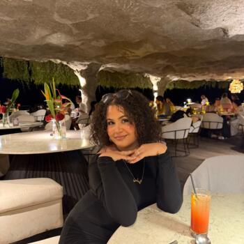 Babysitter in Paris: Yasmina
