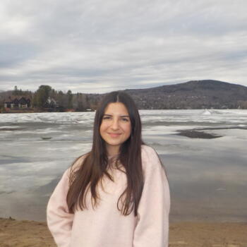 Babysitter in Veyrier: Elena