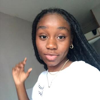 Babysitter in Rennes: Rebeca
