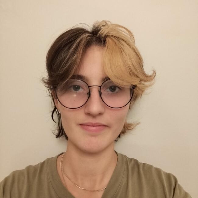 Babysitter in Tourcoing: Nina