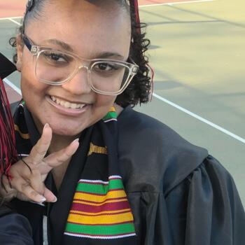 Babysitter in Riverside: Maya