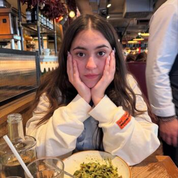 Babysitter Budapest: Petra