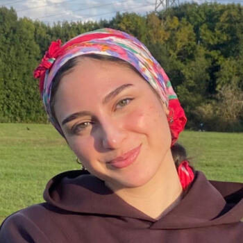 Niñera en Glasgow: Delya