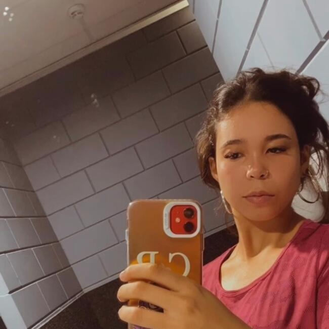 Babysitter in Ixelles/Elsene: Julia